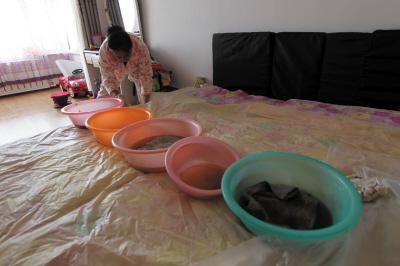 宁海楼上漏水，住户失联，小区没物管，业主维权难！律师来支招……